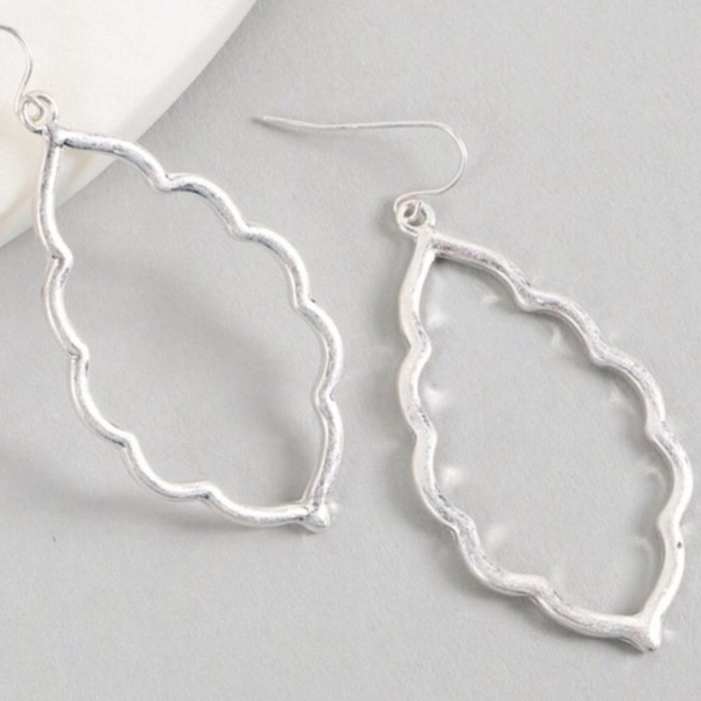 MUST GO SALE ENDS 12/28 Silver Cut Out Earrings